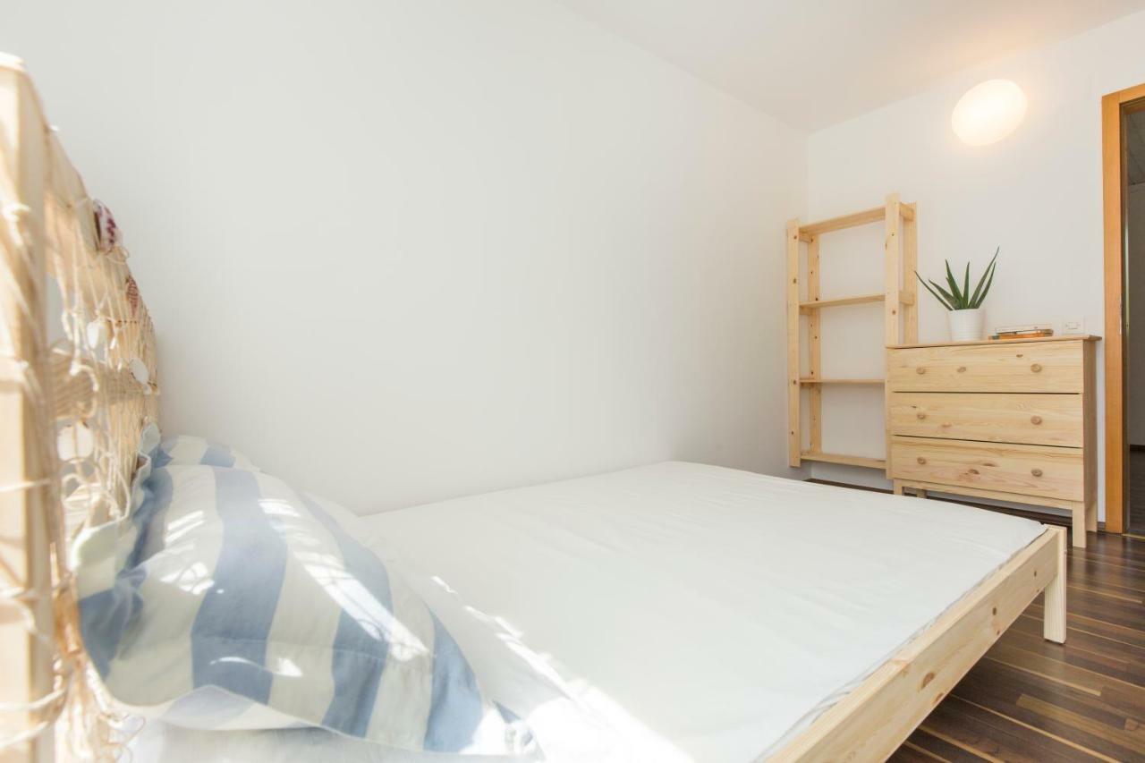 Casa Flora 3-Minutes' Walk From The Beach Novigrad  Exterior photo